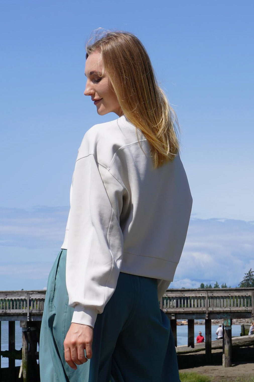 BREEZYFLEX CROP SWEATSHIRT - J76 Bamboo Wear