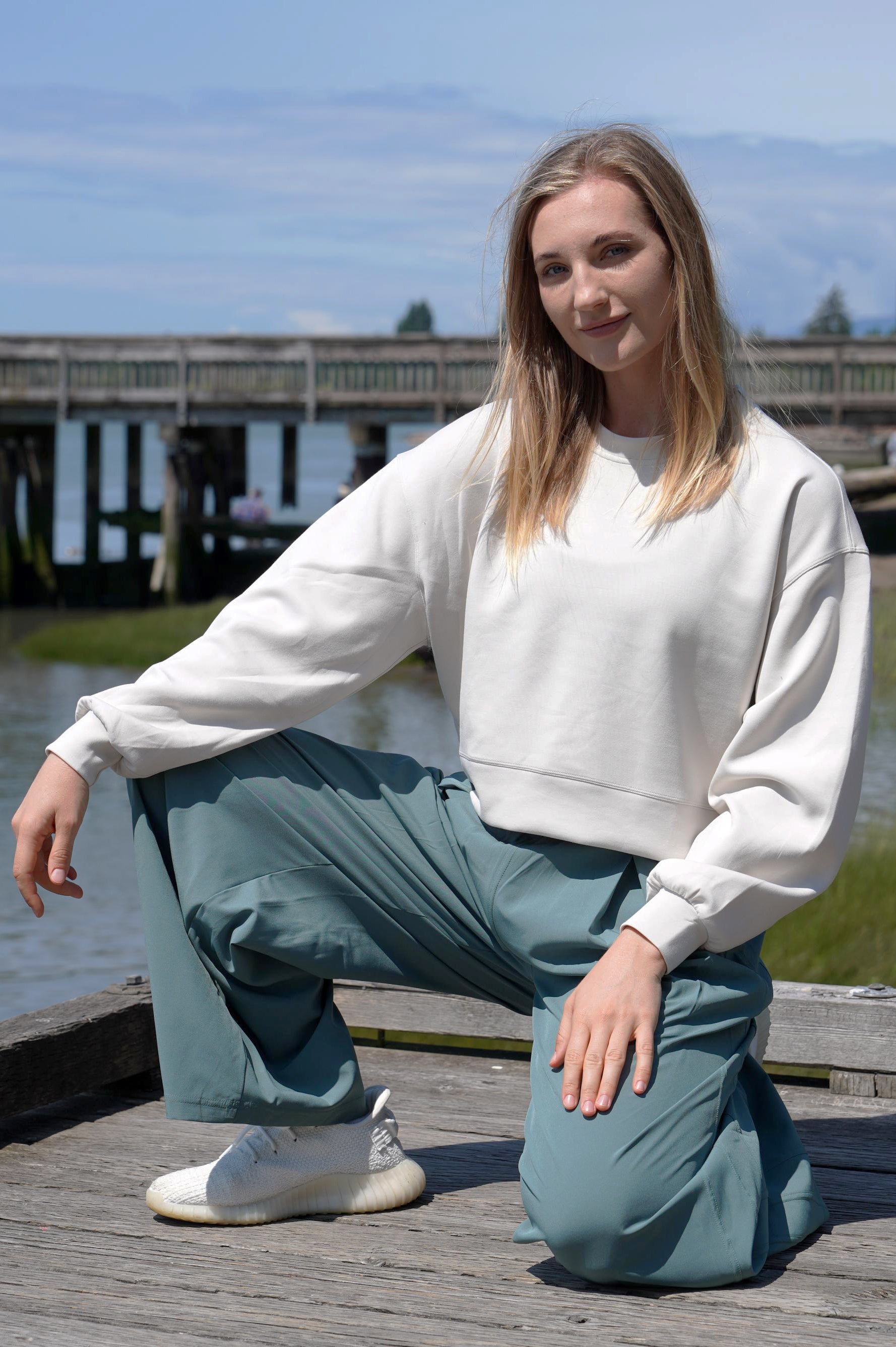 BREEZYFLEX CROP SWEATSHIRT - J76 Bamboo Wear