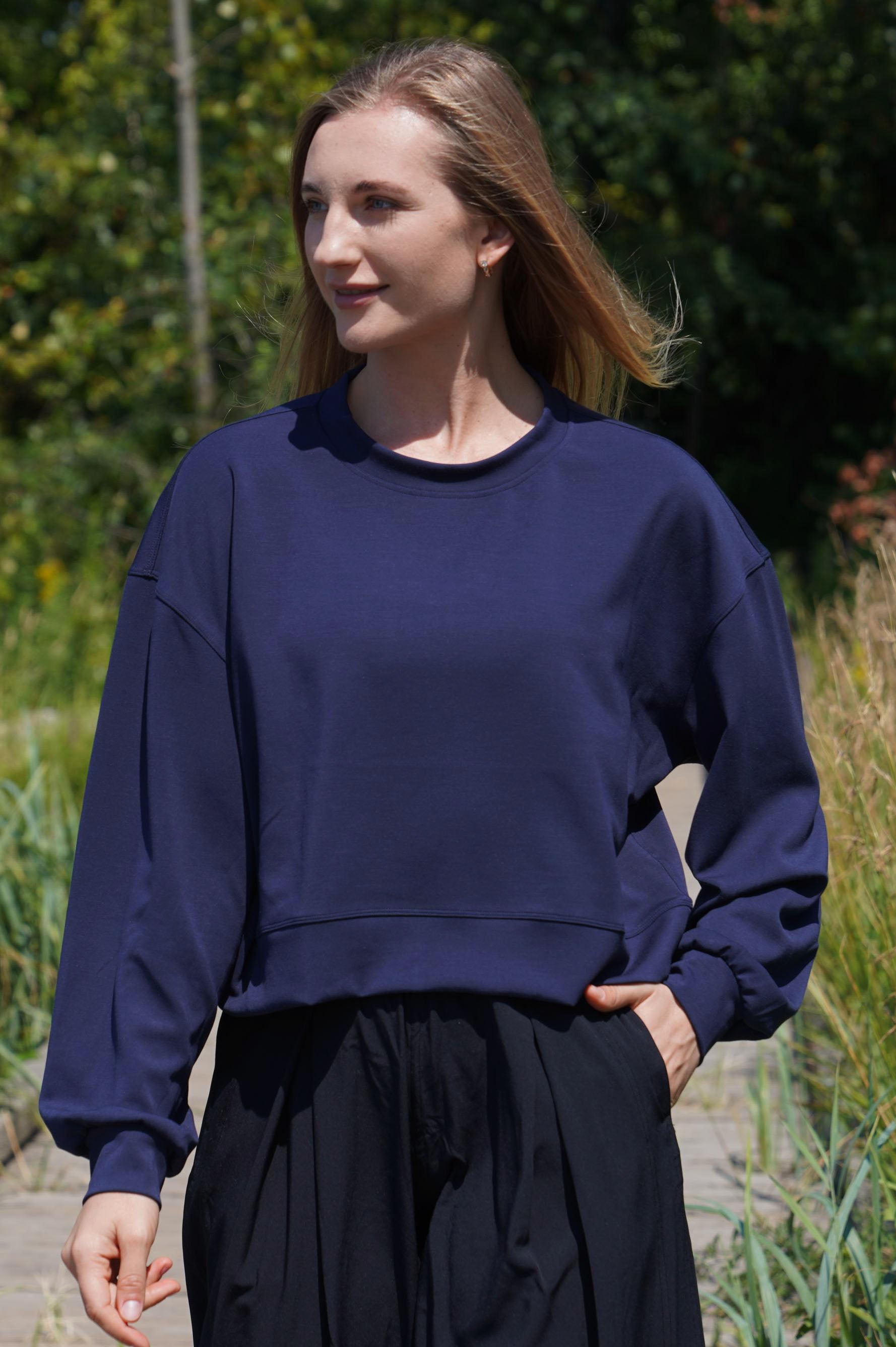 BREEZYFLEX CROP SWEATSHIRT - J76 Bamboo Wear