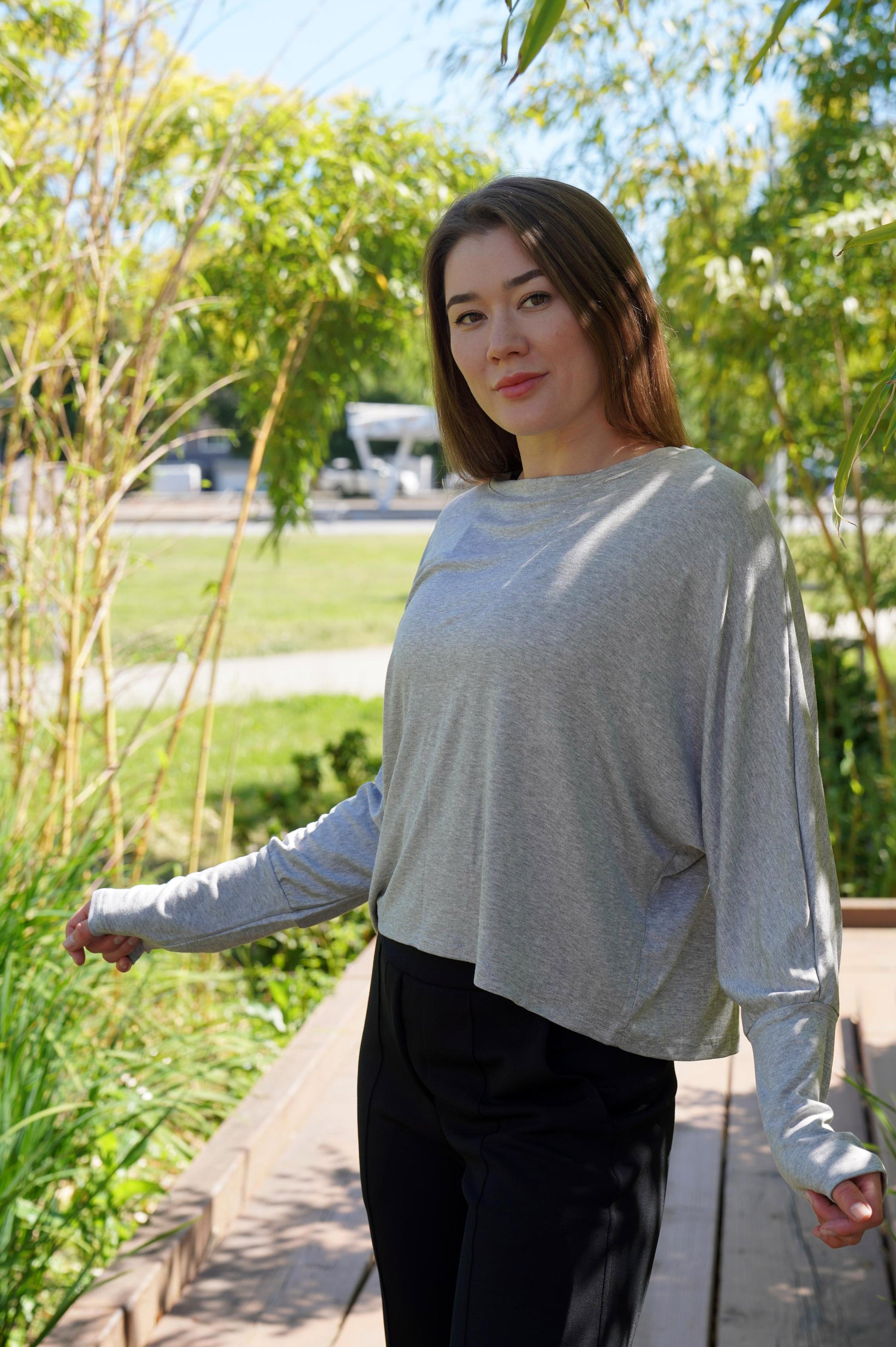 FLOWY BAMBOO-BLEND TOP - J76 Bamboo Wear