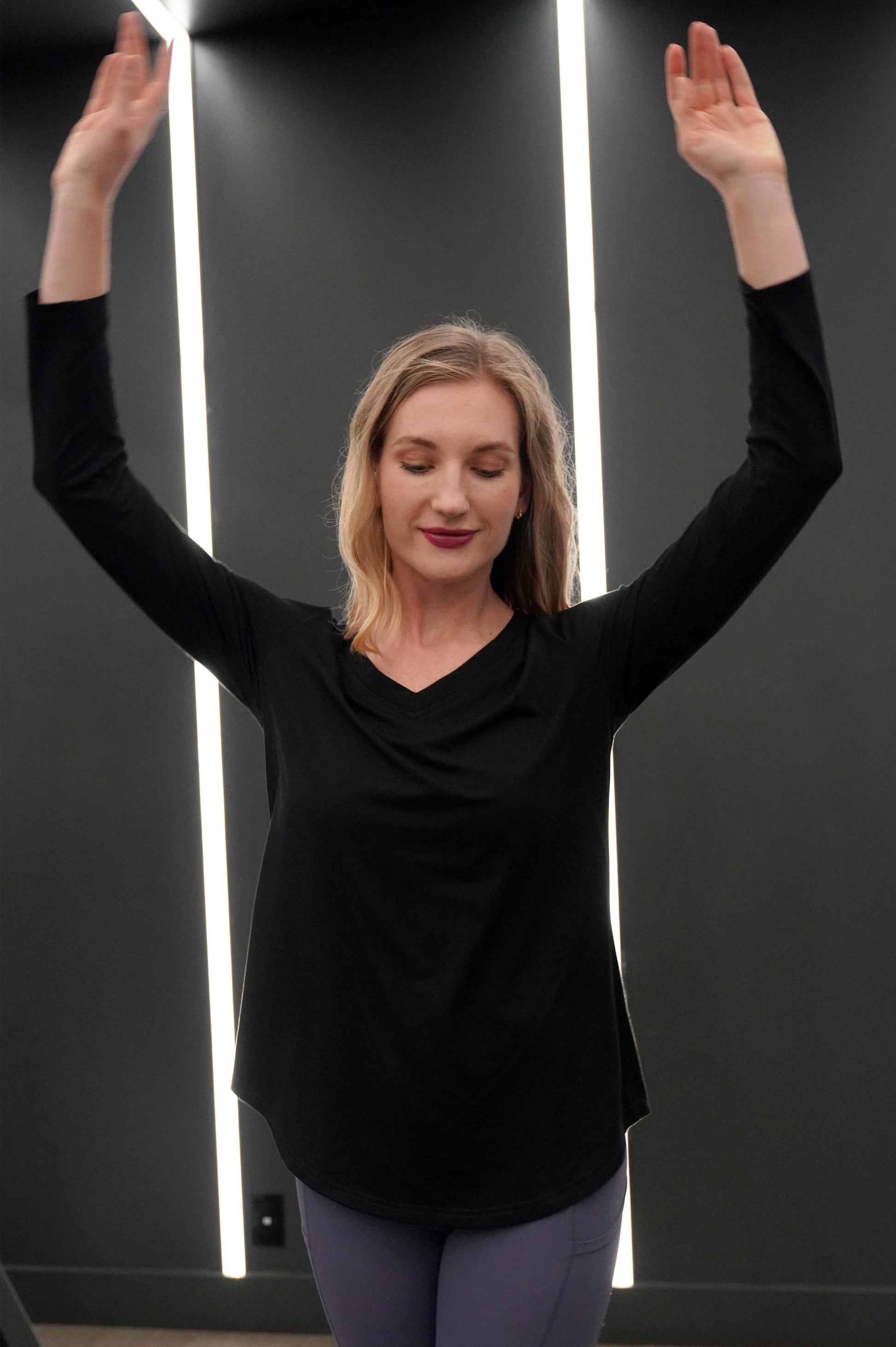 V NECK LONGSLEEVE SHIRT - J76 Bamboo Wear