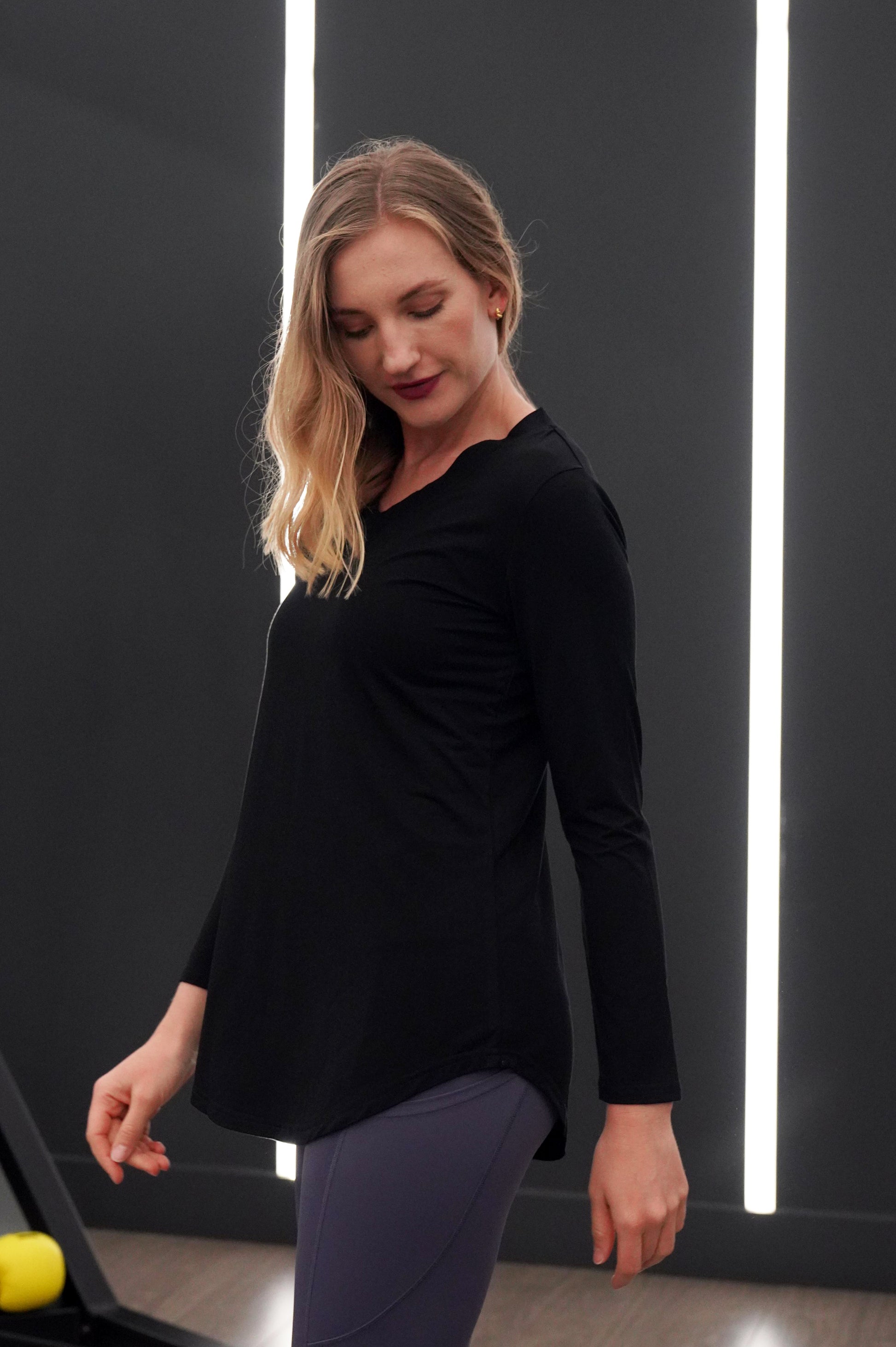 V NECK LONGSLEEVE SHIRT - J76 Bamboo Wear