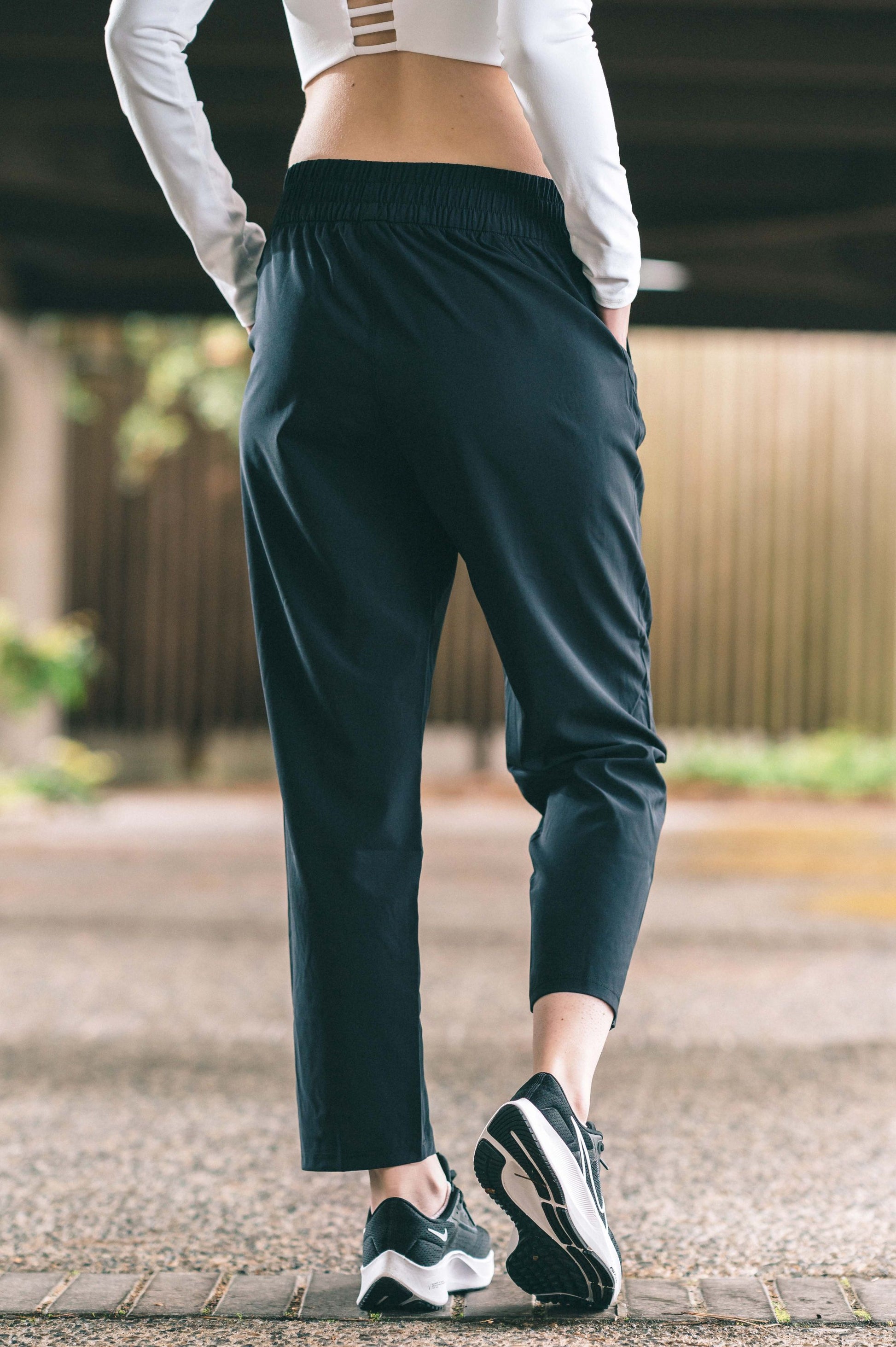 RAINA WOVEN ANKLE CROPPED PANT - J76 Bamboo Wear