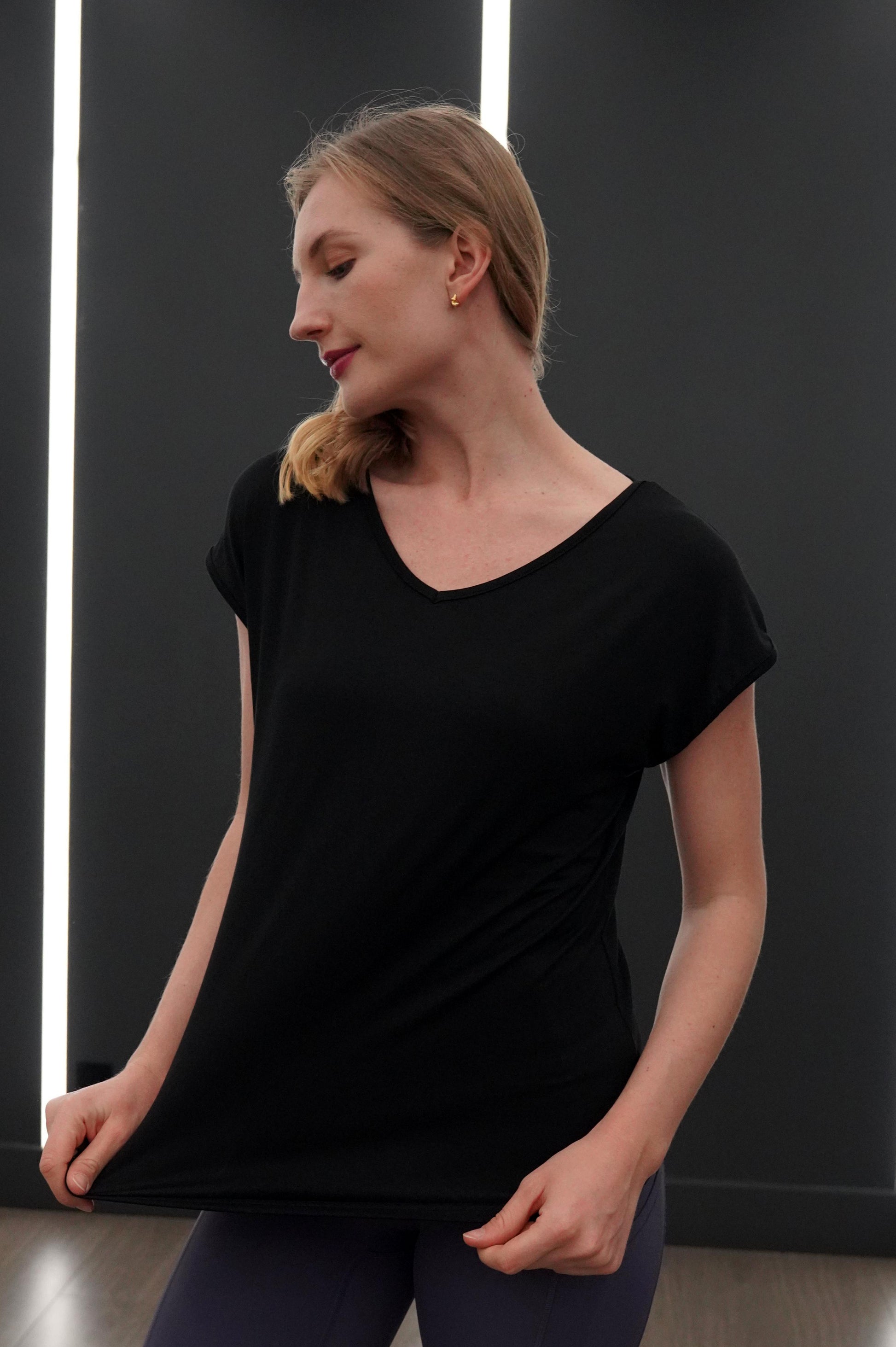 ANNALEE BAMBOO-BLEND V NECK TANK - J76 Bamboo Wear