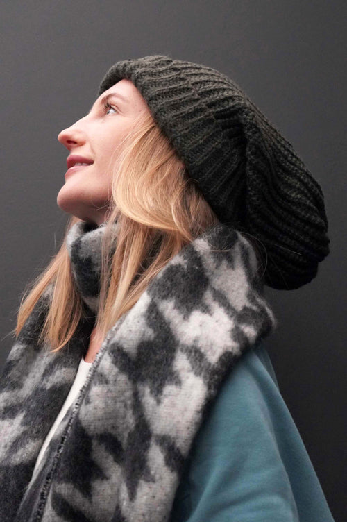 KNIT OVERSIZED BEANIE