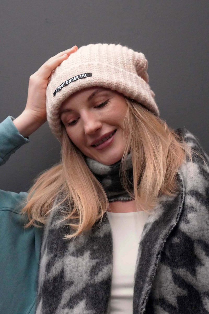 针织大廓形毛线帽