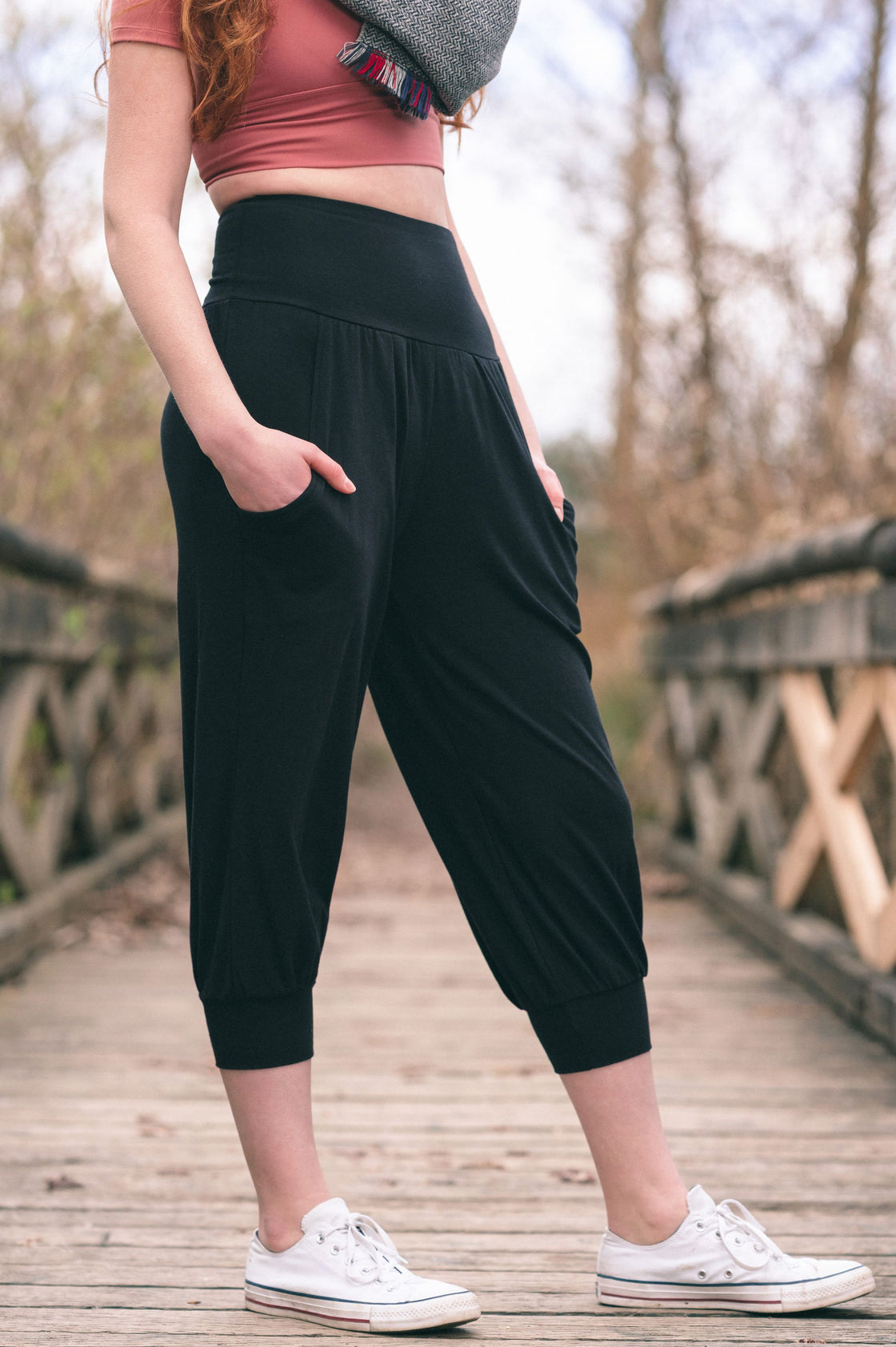 ROSY BAMBOO-BLEND CAPRIS