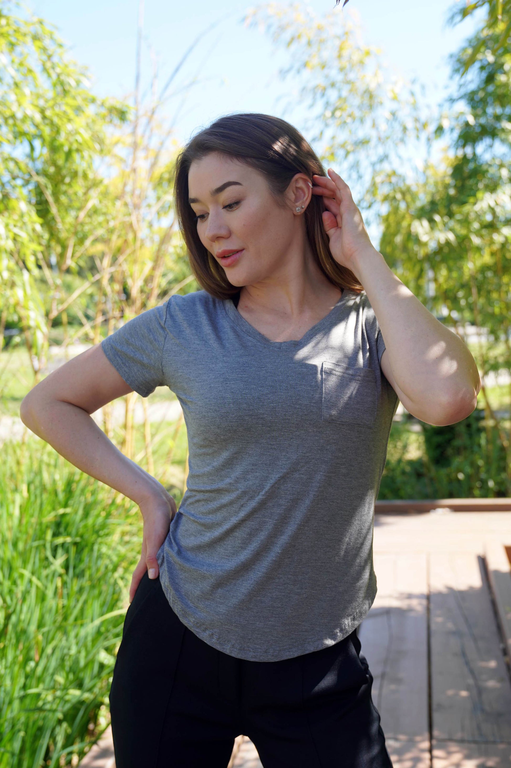 SOMMER BAMBOO-BLEND V NECK TEE